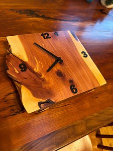 Live Edge Red Cedar Clock - Etsy Canada