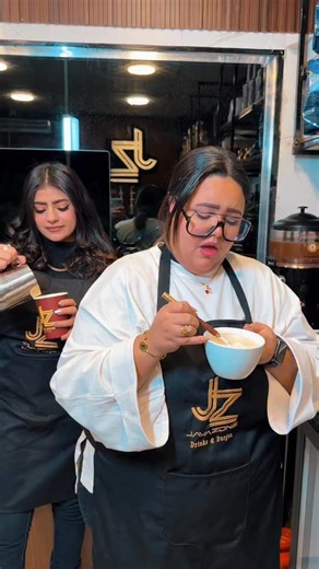 JAVA Drinks & Burger on Instagram‎: "مين مصدق انه العصفور قالها يا نونو🙄🫣😂 #java #luxor #الاقصر #viral #java_luxor"‎