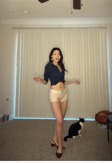 Cuz I grew up to this song🥹 @Girls' Generation @Hearts2Hearts #genie #kpopfyp #snsd #hearts2hearts #kpopdance