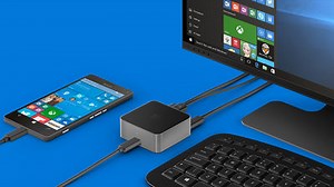 When you actually use "Continuum" which can operate smartphone like Windows 10 · PC, it looks like this