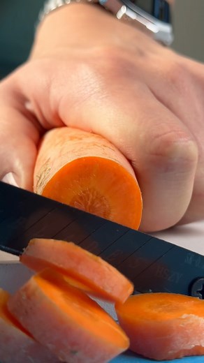CUTTING CARROT | SR Digital Tips