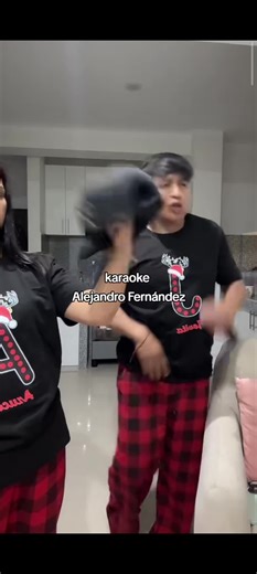 Jova y Azucena: Karaoke y Momentos en Perú