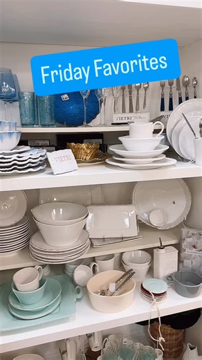 ✨ Friday Favorites ✨ Today we’re so excited to showcase our beautiful Vietri dinnerware line—an instant favorite for brides, new homeowners, and anyone who loves a stunning table! From elegant water glasses and highball glasses to sparkling champagne flutes, these pieces pair perfectly with our gorgeous Lastra dinnerware, one of the most popular bridal selections. We also have several other Vietri dinnerware collections available in-store, each one crafted to elevate everyday dining and special 