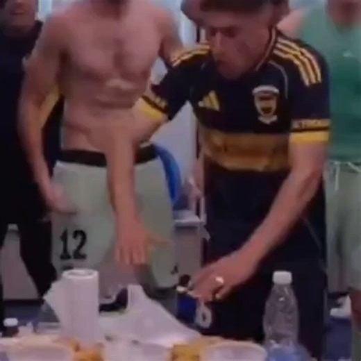 El Mister Ubeda no paro linea de 5.Juegan todos los titulares.Aranda de 10.Abrazadme joder.