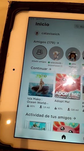 Isla Mako: Sirenas y Aventura en H2O