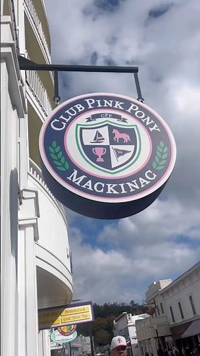 Mackinaw island / visiting the pinknpony / #sittingonthedockofthebay