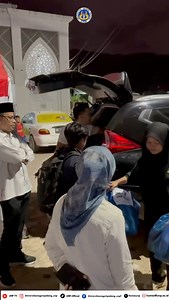 4.4K views · 127 reactions | Rektor dan Pimpinan UNP Selasa (2 /12/ 2025) petang hingga senja malam melanjutkan pendistribusian donasi UNP Carity kerjasama dengan BTN ke wilayah Ikur Koto, Koto Tangah Kota Padang. #unp #unpkampuspedulibencana #unpkamberdampak #diktisaintekberdampak #humasunp #prayforsumaterabarat | Universitas Negeri Padang | Facebook