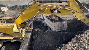 3.7K views · 267 reactions | Subscribe Now On Youtube: https://www.youtube.com/c/MegaMachinesChannel. Follow Us On Facebook, Tik Tok & Instagram at @megamachineschannel #megamachineschannel #caterpillar385c #excavator #miningequipment #mining #heavyequipment #heavymachinery #construction #constructionequipment | Mega Machines Channel | Facebook
