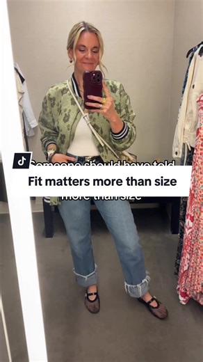 The number on the tag means nothing if the fit is wrong. Sizing is inconsistent across brands. Bodies change. Cuts vary. And squeezing into a smaller size or swimming in a larger one will never look as polished as wearing what actually fits. Fit changes everything: • how confident you feel • how expensive your outfit looks • how intentional your style appears Small adjustments like hemming pants, tailoring a blazer, or choosing the right rise in jeans can transform an entire wardrobe. Style isn’