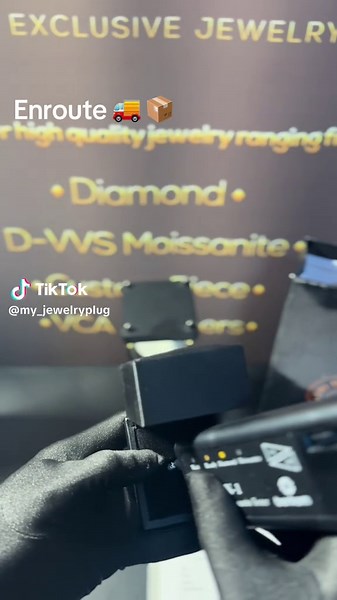 𝐍𝐚𝐭𝐮𝐫𝐚𝐥 𝐝𝐢𝐚𝐦𝐨𝐧𝐝 𝐞𝐚𝐫𝐫𝐢𝐧𝐠𝐬 💎