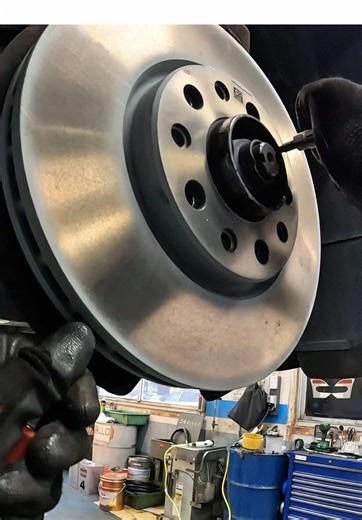Quay trở lại với cuộc sống thường ngày. Thay bố phanh và đĩa phanh cho Jeep ( BU ) ブレーキパッドとローター交換 #jeep #整備士 #mechanic #oto #suaxe