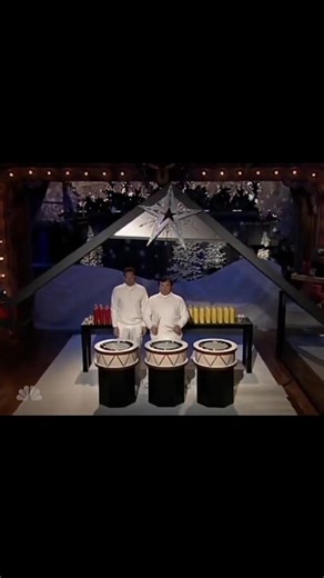 UN CLÁSICO: Jack Black y Jimmy Fallon cantan 🎤🎤 Peace on Earth ✨️ y Little Drummer Boy 🥁 a lo Blue Man Group. 💙🎄 | Jimmy Fallon Latin America FANS