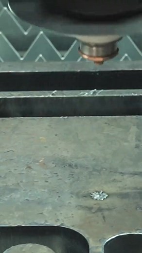 30mm Carbon Steel Fiber Laser Cutting at SENFENG 12kW#senfeng #tikto #technology #fiberlaser #lasercutting | NaNa Wish