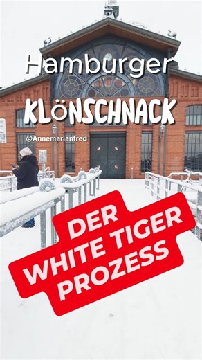 Moin. Der Hamburger „White Tiger“-Prozess entlarvt mit über 200 Anklagepunkten das nackte Grauen, das heute durch jedes Tablet direkt in unsere Kinderzimmer kriecht und dort Seelen zerstört. Hört endlich auf mit der naiven Blindheit und bewacht das digitale Tor Eurer Lütten so scharf wie eine Hafenschleuse, denn das Netz verzeiht kein Wegsehen! Übrigens könnt Ihr Euch die Klönschnacks auch nochmal im 16:9 Format auf YouTube anschauen. Link im Profil. 👍 Euch gefallen die Klönschnacks? Dann lasst