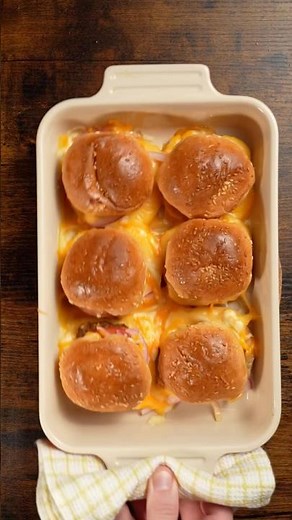 Mini Cheesy Beef Burgers 🍔