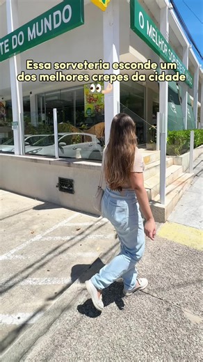 🤌🏻 Esse crepe foi além das expectativas! Tu já passou nesse lugar? ⭐️ @frutosdegoiasnatal Esse lugar é perfeito pra um lanche ou até almoço! Super conhecido pelos de 100 sabores de sorvete e picolé, aqui também tem pratos deliciosos! Pedimos 👇🏻 🍗Crepe de Frango, tomate e muçarela 💜 Taça de Açaí 🍓Suco de Morango e Laranja 👉🏻A Frutos de Goiás é também um dos participantes do Natal em Dobro, então dá pra aproveitar no seu tour gastronômico pela cidade! 😉 Sempre confira as regras de uso no