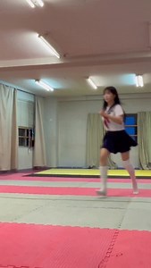 1.9K reactions · 64 comments | How to do Liu Kang‘s Flying Kick 皆んなやって見てねん❣️ #flyingkick #martialartsgirls #korean #kick #グラビアアイドル #おそらく日本一物理的に強いグラドル | Lyn Lee | Facebook