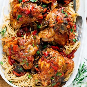 The Best Slow Cooker Chicken Cacciatore You've Ever Had!