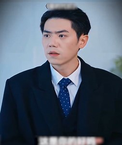 Iniwan ng mag-asawa ang kanilang anak sa pangangalaga ng kanyang biyenan, na nagresulta sa pagkaka-ospital ng anak sa kritikal na kondisyon. | Batman dark night rises