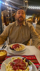 Mi cena de hoy en Peña Los Cardones, La Balcarce : UN AVIÓN CONCORDE DE WOW !!!!!!!! | Carlos Alberto Curi