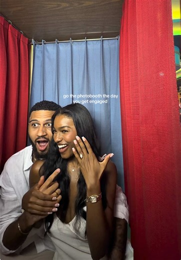 We’re engaged ahhhhhh!!!! He took me straight to the photobooth afterwards and I am in loveee with how these photos came out🥹 #engagement #photobooth #couple
