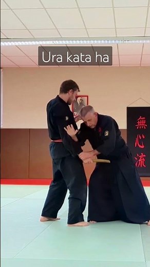 École Mushin Ryu: Technique ju jitsu ura kata ha, sur attaque surprise au couteau.