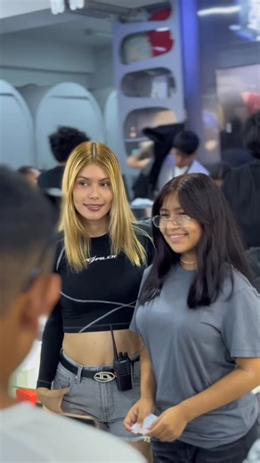 DRIP & STREETWEAR on Instagram: "ESTAMOS A 2 DÍAS DE NAVIDAD 👹🎄 TODA LA MAFIA BAJA A LA CASA DEL DRIP PARA DRIPEARSE CON LO MEJOR DE LA CALLE 🥷💎 #galoi #drip #gamarra #navidad #mafia"