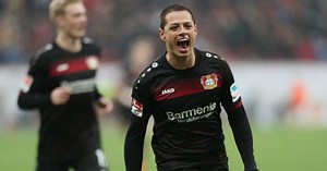 Chicharito marca doblete y falla otra clara [VIDEO]