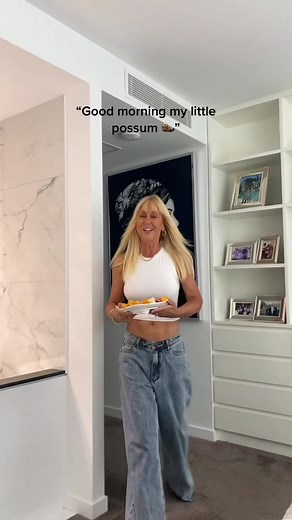 How My Mum Wakes Me Up Every Morning - Good Morning Mama Bear! 🥰