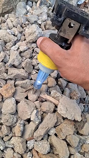 color changeable world expensive stone #metaldetecting #metaldetector #mineralindustry #treasurehun | Gallery Fine