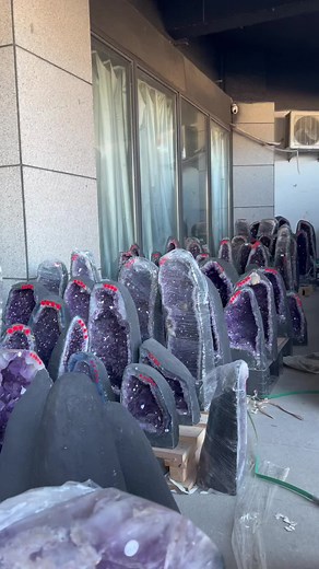 Amethyst Crystal Shop - Rare Crystals and Crystal Hunting