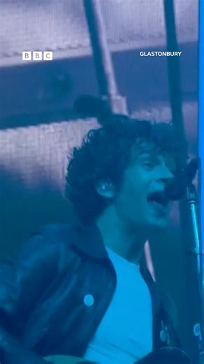 314K views · 2.6K reactions | what a classic 﫶 The 1975 watch on @bbciplayer | listen on @bbcsounds #BBCGlasto #Glastonbury | BBC One | Facebook