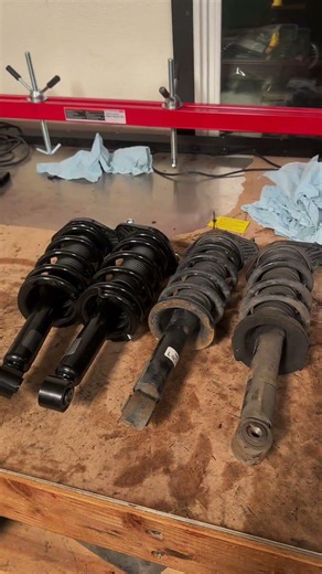 Honda CR-V Front & Rear Struts Replacement #m5x #honda #crv #hondacrv