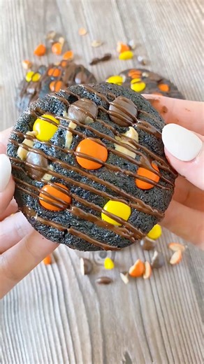 💛🤎🧡💛🤎🧡💛🤎🧡💛🤎🧡 #cookies #glutenfree #halloween | Treat Yourself Cakery