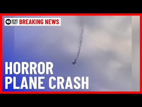 Horrifying Moment A Plane Crashed At Avalon Air Show | 10 News First