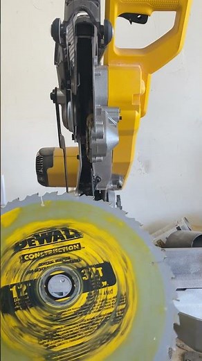 How To: Dewalt DWS779 blade replacement. #dewalt #workshop #mitresaw #woodworking