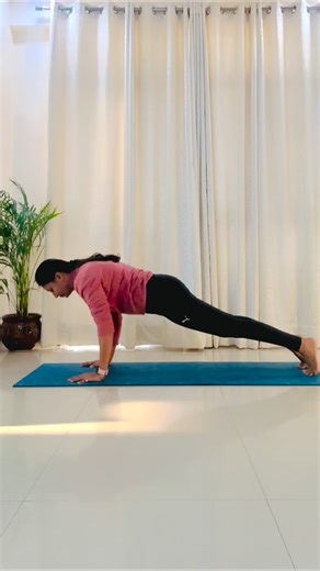 Neha Agarwal | Yoga Instructor| Fitness Coach on Instagram: "Sometimes real strength is not the physique but the will power..💪 Behind every workout is a battle between comfort and commitment. The physique may show the effort, but the real strength lies in the willpower to keep going. This is more than exercise — it’s about building a stronger body and an even stronger mind.😇 P.s. count how many push-up did I do in a go🤔 . . #fitness #workout #exercise #mentalstrength #discipline #pushups #hea