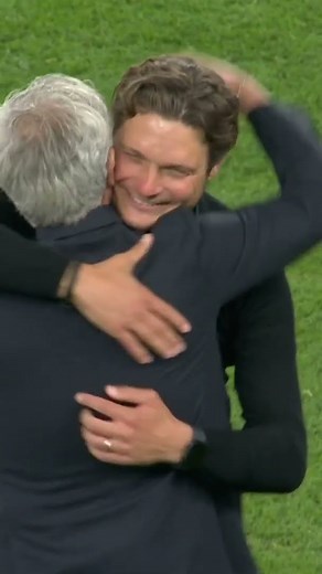 Jose Mourinho consoles Borussia Dortmund manager Edin Terzic after the Champions League final 🖤💛