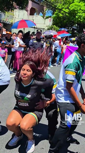 💃🕺 Cheerleaders de Cocodrilos Marching Band #musicband #baile #cachiporras #dance #viralvideo