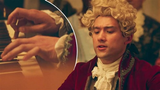 Does Will Sharpe really play the piano in Amadeus?
