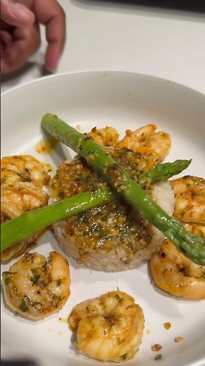 The BEST Honey garlic butter shrimp recipe!