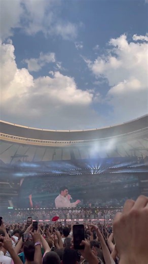 BAD BUNNY - NUEVAYoL | DeBÍ TiRAR MáS FOToS 2026 (Madrid)