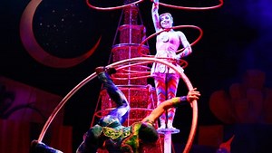 Cirque show fills stage with international flavor