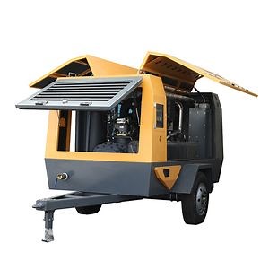 [Hot Item] Portable Diesel Engine Screw Air Compressor for Sandblasting Drilling Holes