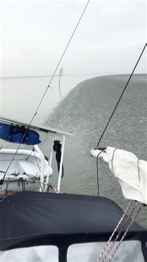 Ватовое море. В северном море отлив #серфинг #sailing #yachtieworld #boating