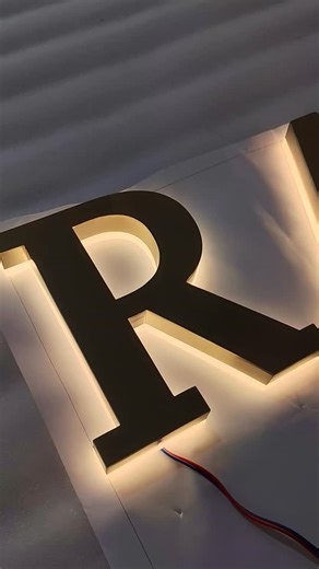 Allen Wong on Instagram: "A backlit 3D letters sign is a premium, eye-catching signage solution that uses three-dimensional letterforms combined with LED illumination to create a stunning halo lighting effect. Perfect for businesses seeking bold, modern, and professional outdoor branding. ✨ WhatsApp: +1(646) 418-9907 ✨ Email: heidi@sunsignad.com #customsigns #lobbysigns #officesigns #businesssigns #3dsigns #shopfrontsignage #storesign #3dletters #ledsignboard #storesign #backlitsigns #halolight 