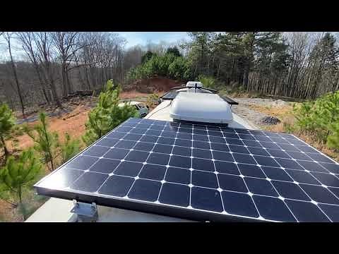 Can you run a Dometic rooftop air conditioner off of solar panels?