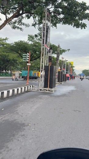 1.1M views · 8.4K reactions | Ratusan sound system sudah berjajar rapi sepanjang jalan Lawu Karanganyar ‼️ | Erwin De Gea | Facebook