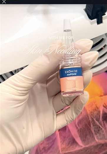 Skin needling with exomides…. So many great benefits for healthy glowy looking skin 💕🧖🏼‍♀️ #cosmeticnursesydney #cosmeticnurseinjector #skinneedling #exomides