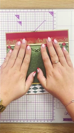 Make a card with the Deck the Halls Luxury Topper Set🎄